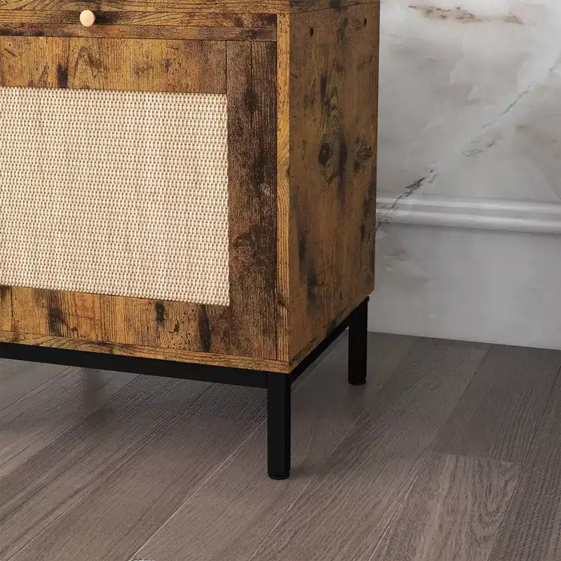 Table de chevet en bois avec porte en rotin, construction durable, design élégant, pour chambre à coucher, salon