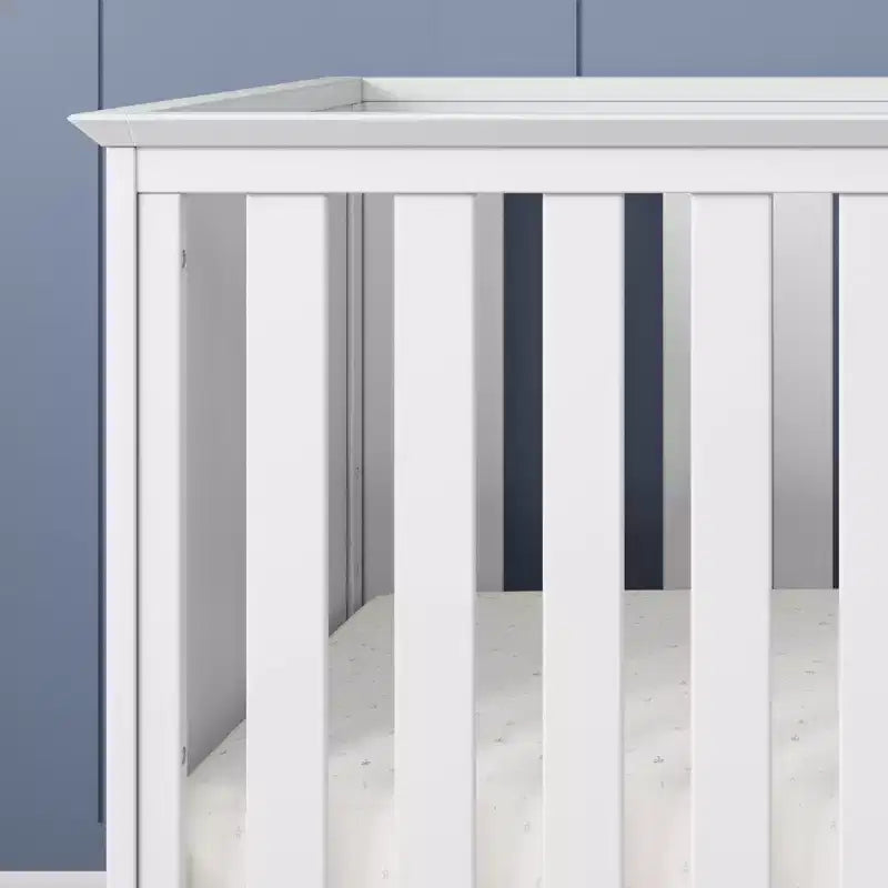 Lit de bébé convertible 3-en-1, se transforme en lit de jour, en lit d'enfant, 3 positions de matelas, non toxique, finition sécuritaire pour bébé