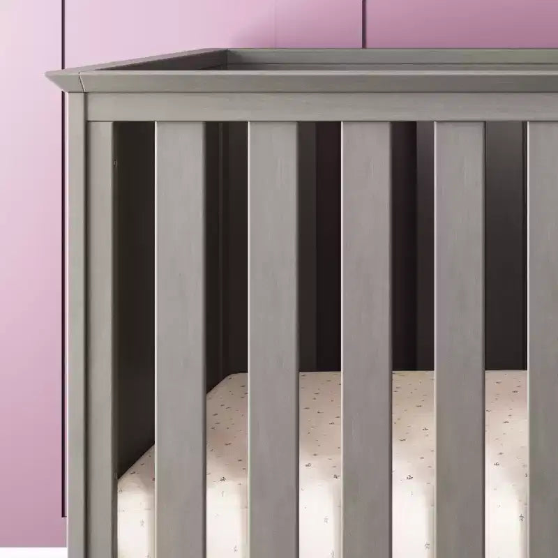 Lit de bébé convertible 3-en-1, se transforme en lit de jour, en lit d'enfant, 3 positions de matelas, non toxique, finition sécuritaire pour bébé