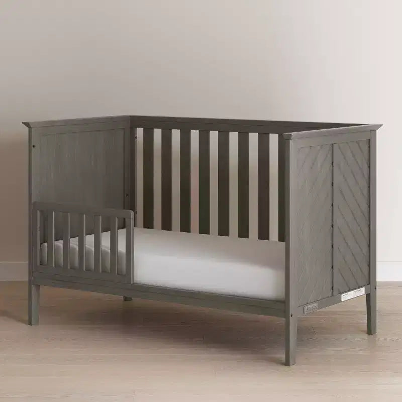 Lit de bébé convertible 3-en-1, se transforme en lit de jour, en lit d'enfant, 3 positions de matelas, non toxique, finition sécuritaire pour bébé